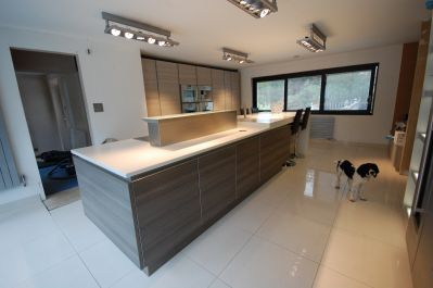 Poggenpohl island with raised breakfast bar