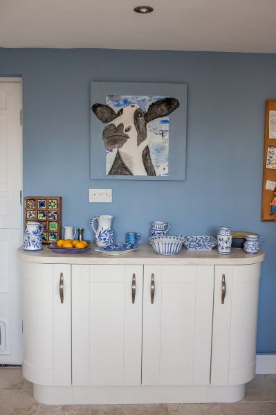 Bespoke Corian Clamshell Worktop on Kitchen Sideboard