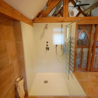 Corian Shower Enclosure in Green Oak Newbuild