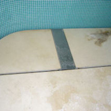 Colouration from wood staining