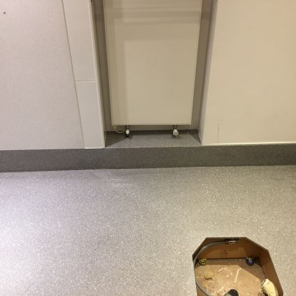 Solidity jointed and blended wall panel into upstands